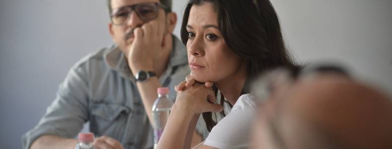 „Emily kiveszi a részét a munkából, nem csak dirigál"