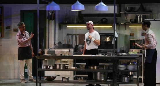 „Harry fanatikus séf, megszállottan főz"